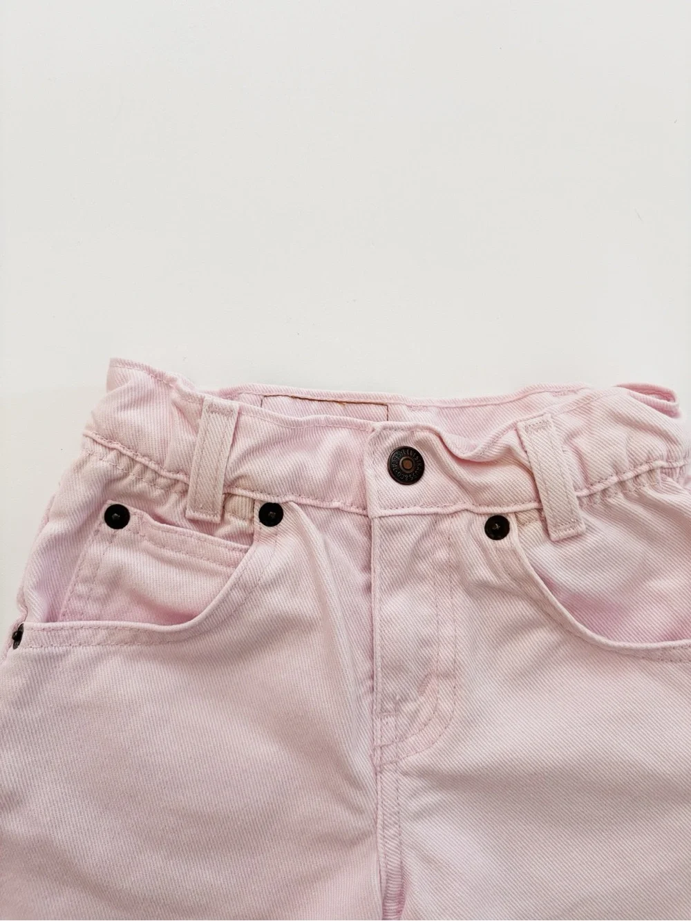 Vintage Y2K Levi’s Orange Tab Denim Shorts in Pale Pink Size 2T